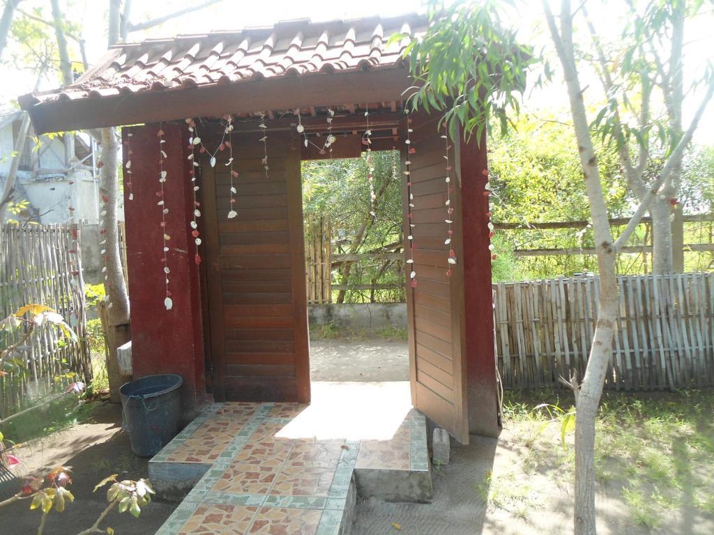 Kalinka Inn Gili Meno Exterior photo