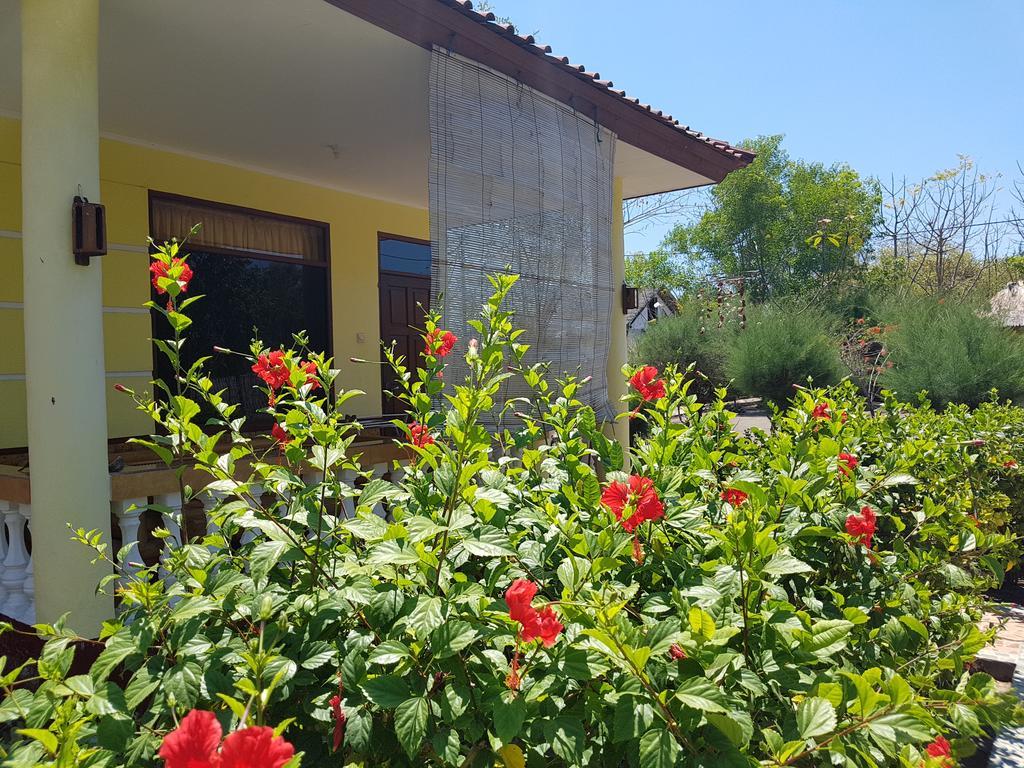 Kalinka Inn Gili Meno Exterior photo